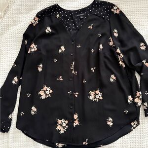 41 Hawthorn Floral Black Button-Up Blouse